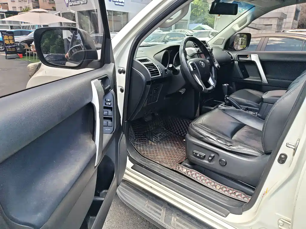 Toyota Prado 2017 — фото 11