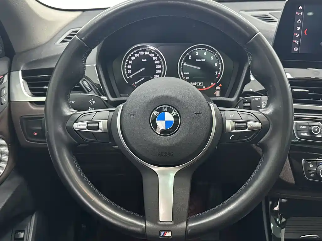 BMW X1 2022 — фото 11
