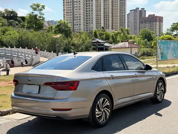 Volkswagen Sagitar 2022
