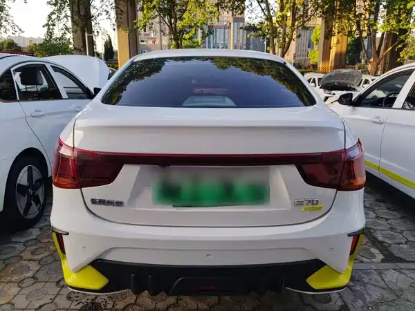 Dongfeng E70 2023