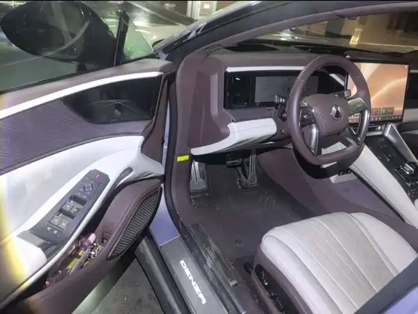 Denza Z9GT 2025