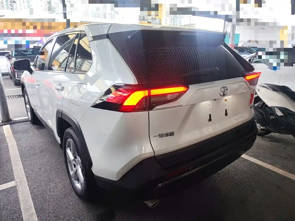 Toyota RAV4 2021