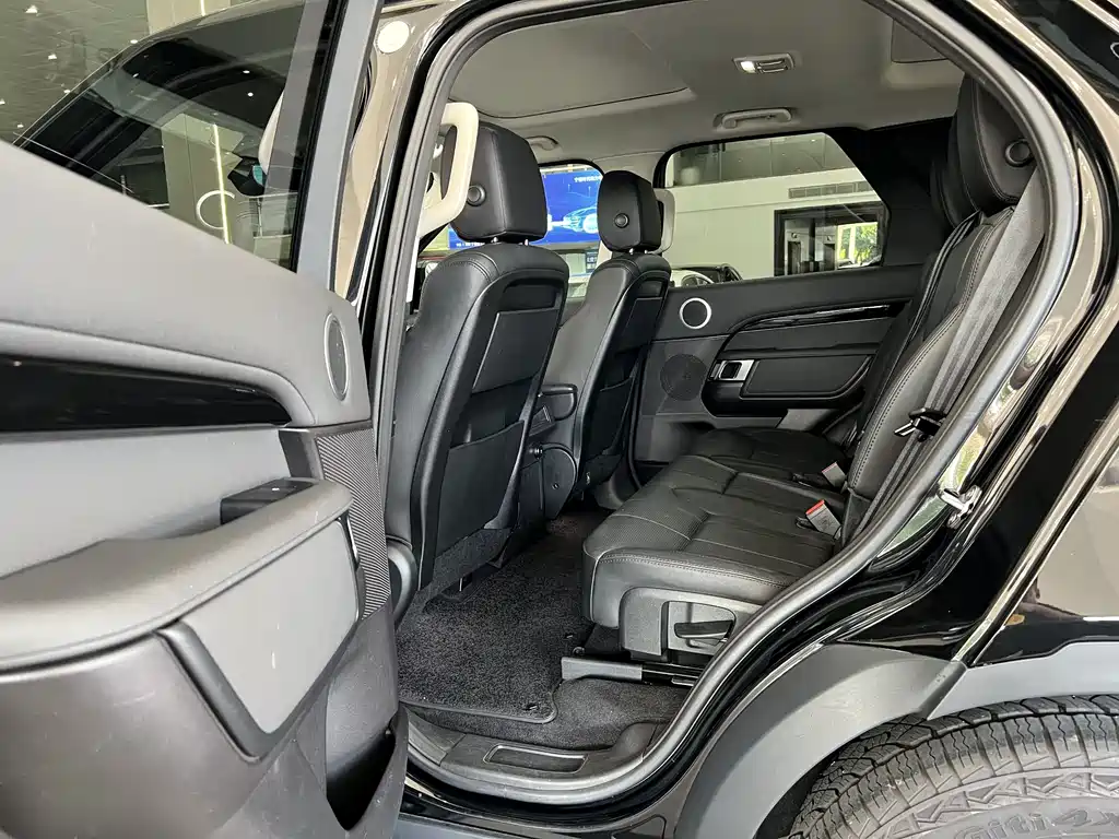 Land Rover Discovery 2018 — фото 8