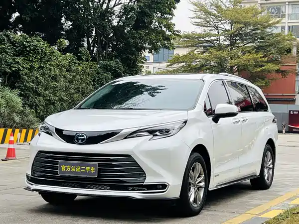 Toyota Sienna 2023