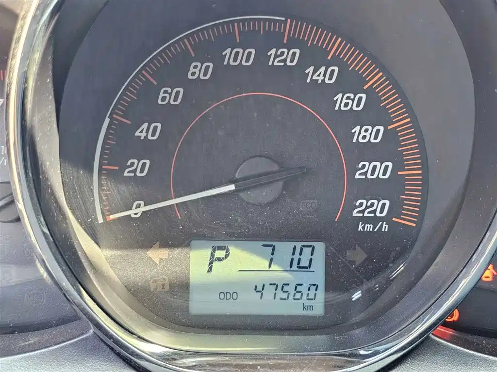 Toyota Yaris L 2020 — фото 10