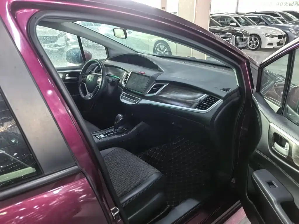 Honda Jade 2017 — фото 12