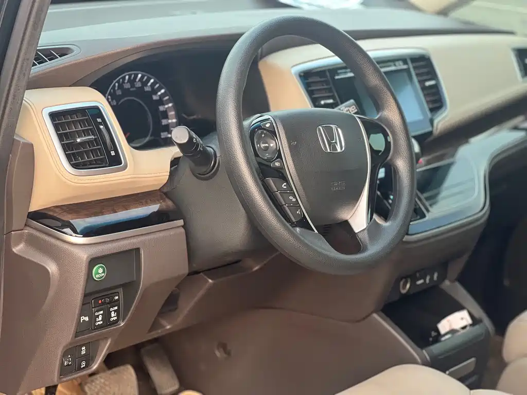 Honda Odyssey 2016 — фото 12