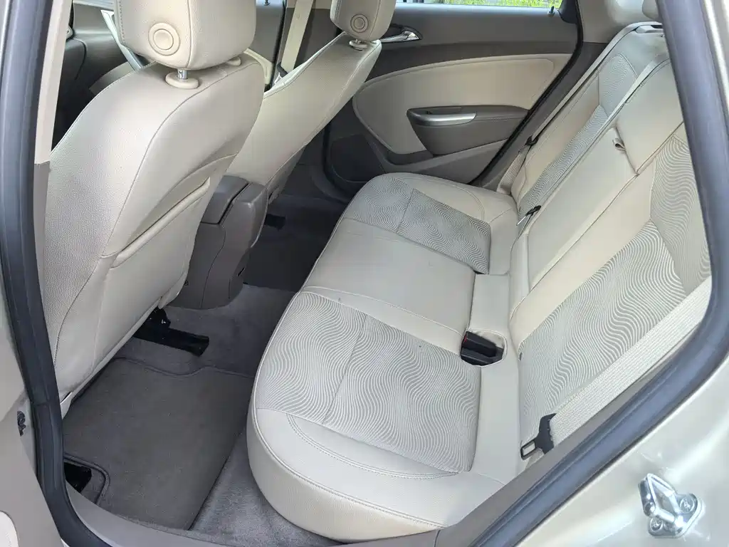 Buick Excelle 2013 — фото 14