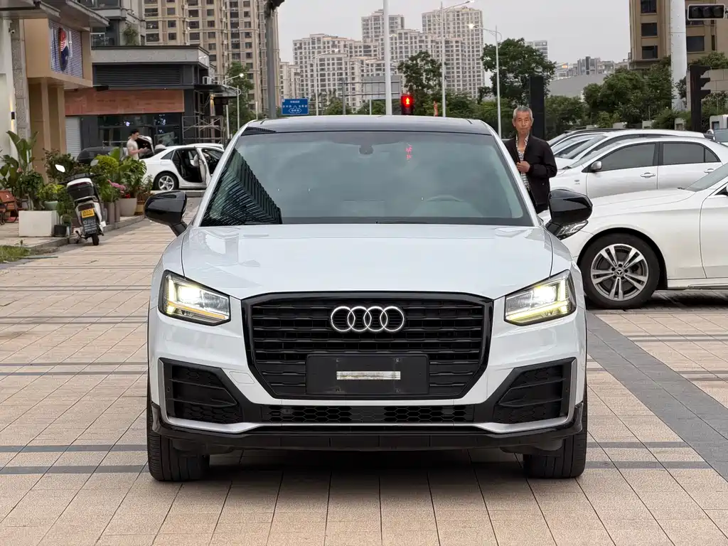 Audi Q2L 2019 — фото 2