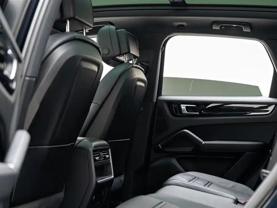 Porsche Cayenne 2019 — фото 10