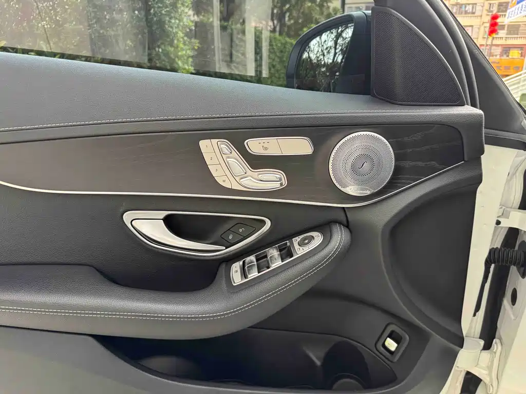 Mercedes-Benz C-Class 2021