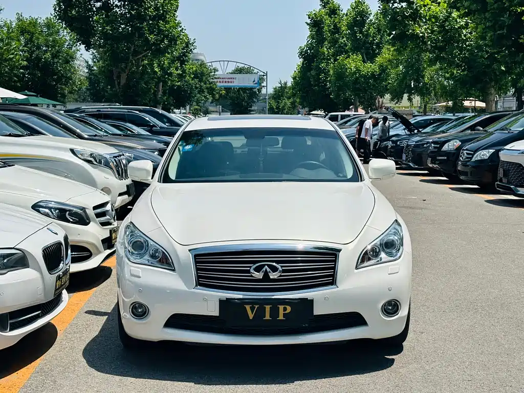 Infiniti Q70 2015 — фото 2