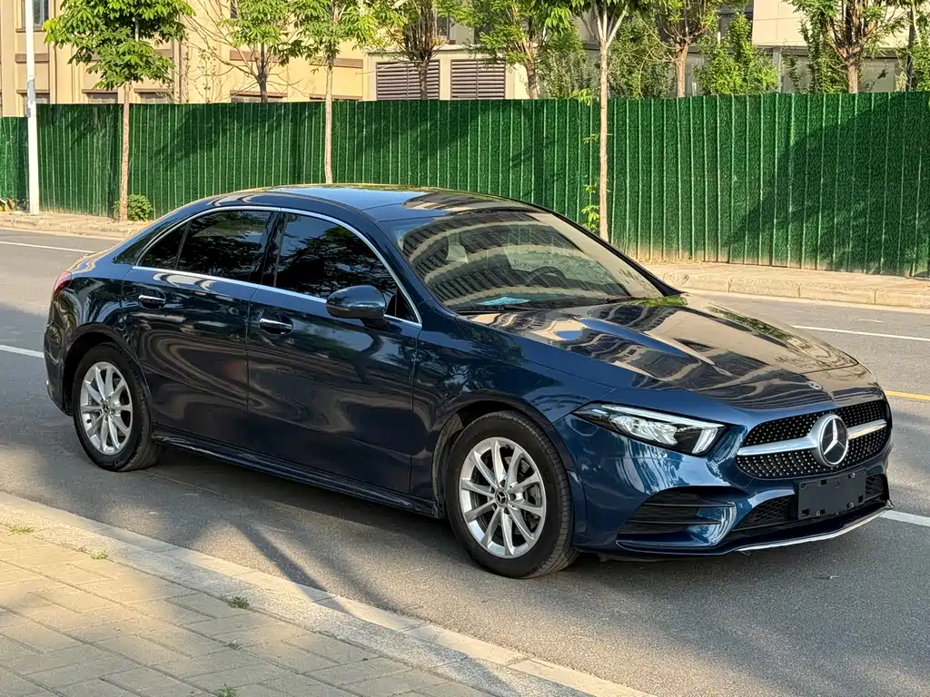Mercedes-Benz A-Class 2019 — фото 3