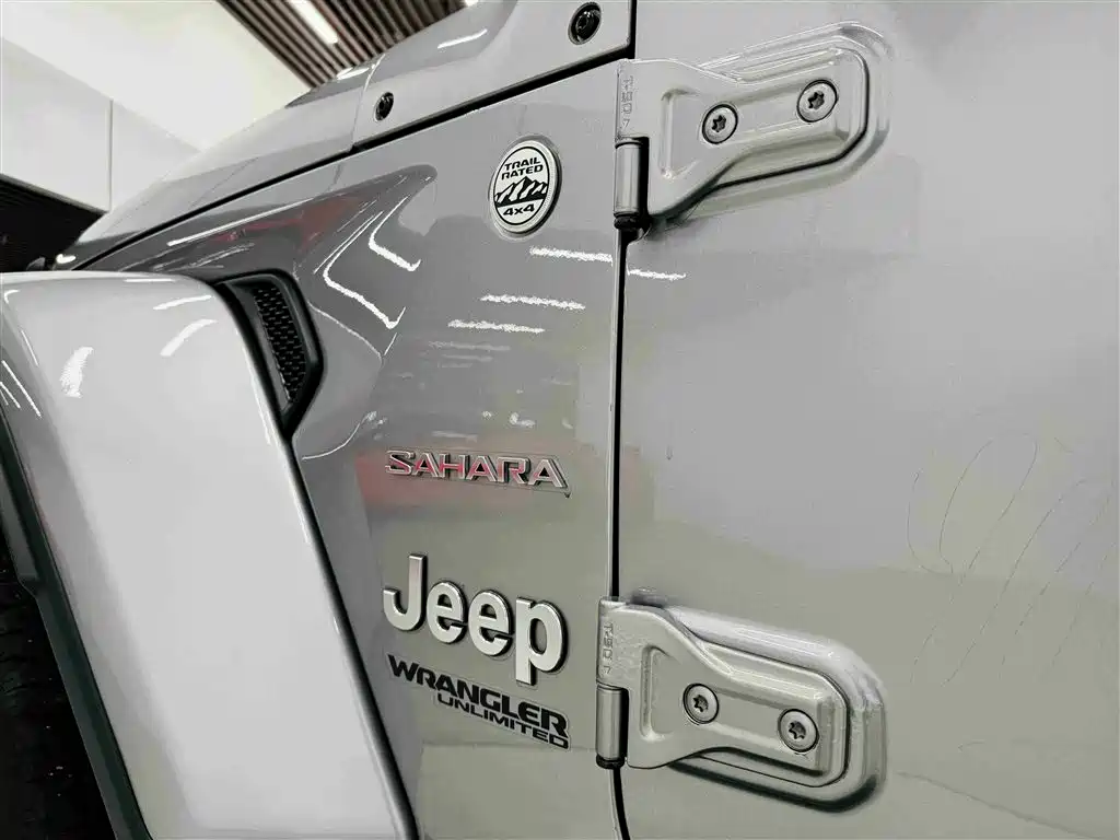 Jeep Wrangler 2020 — фото 11