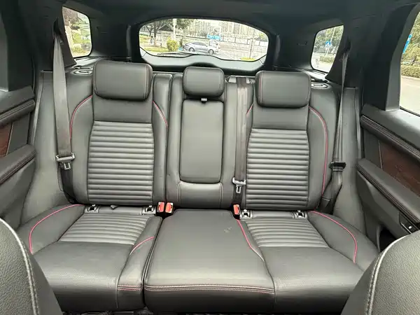 Land Rover Discovery Sport 2021