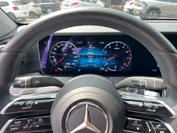Mercedes-Benz E-Class 2022