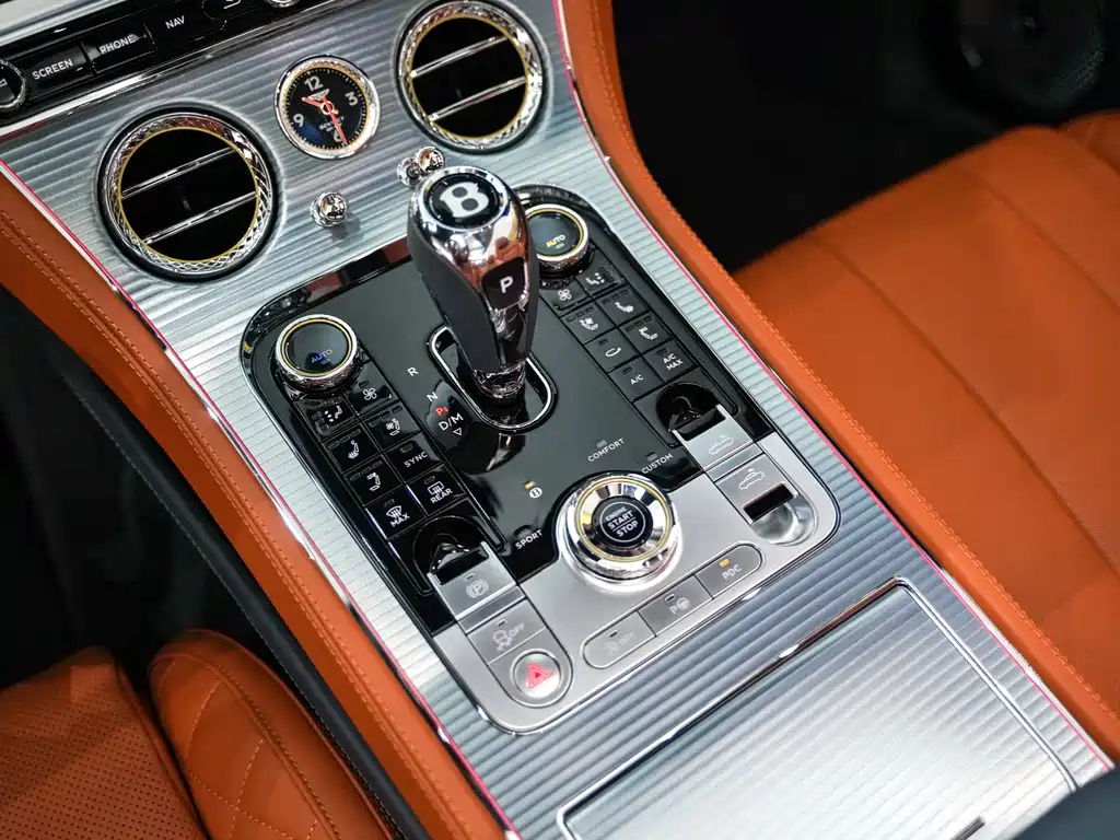 Bentley Continental 2021 — фото 9