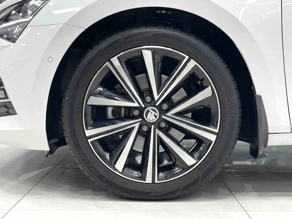 Skoda Superb 2022 — фото 14