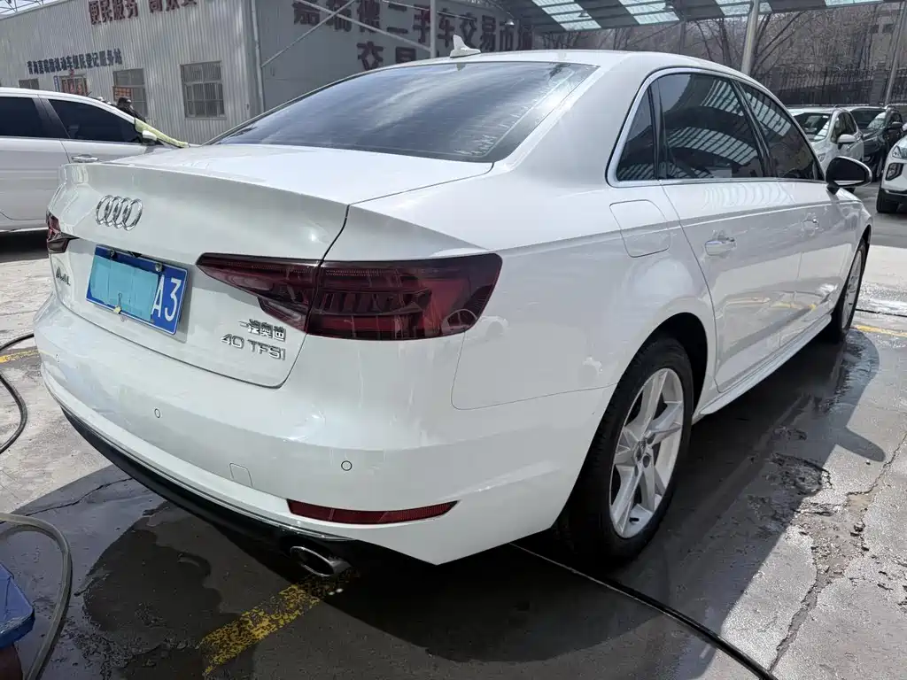 Audi A4L 2018 — фото 20