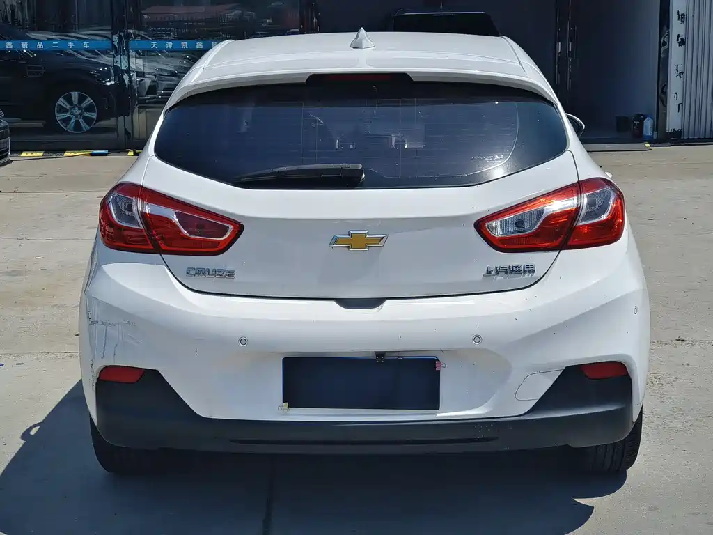 Chevrolet Cruze 2018 — фото 10