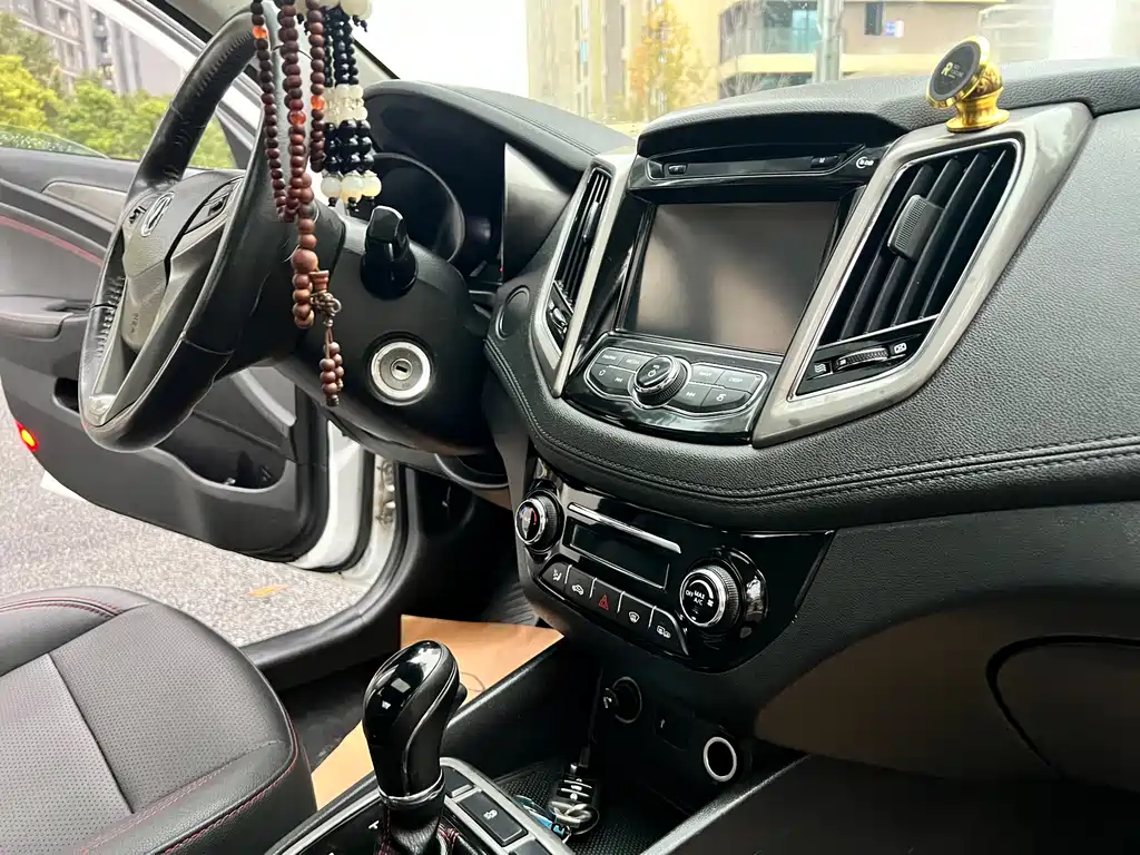 Changan Eado 2018 — фото 12