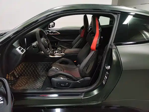 BMW M4 2025