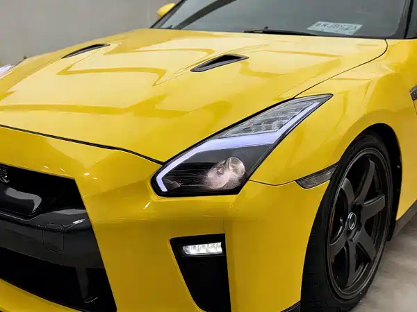 Nissan GT-R 2012