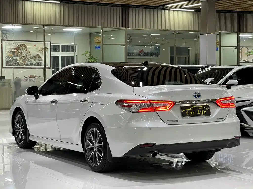 Toyota Camry 2022 — фото 15