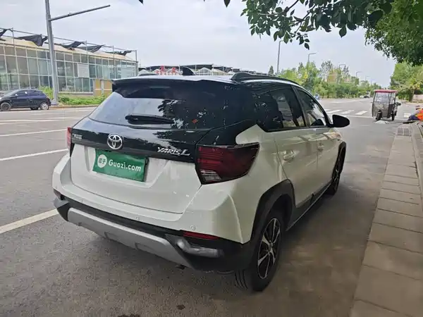 Toyota Yaris L 2021