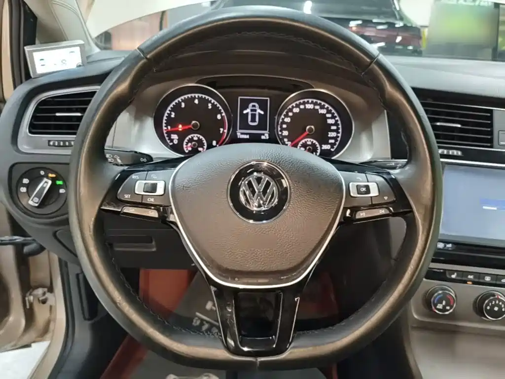 Volkswagen Golf 2014