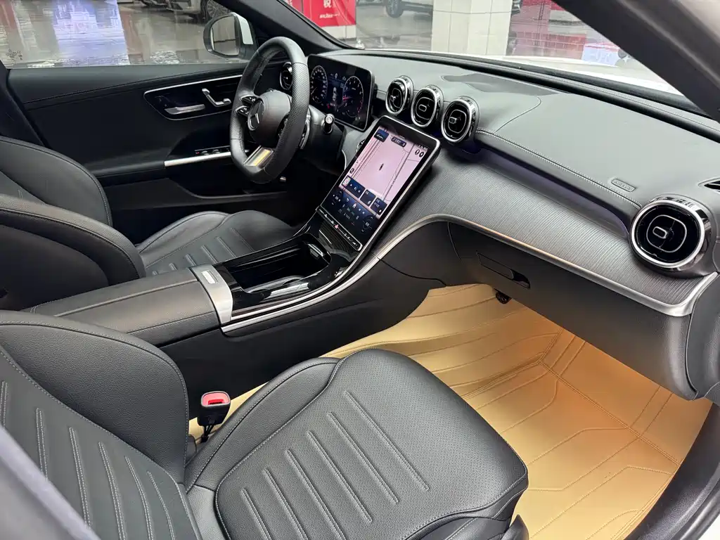 Mercedes-Benz C-Class 2023 — фото 18