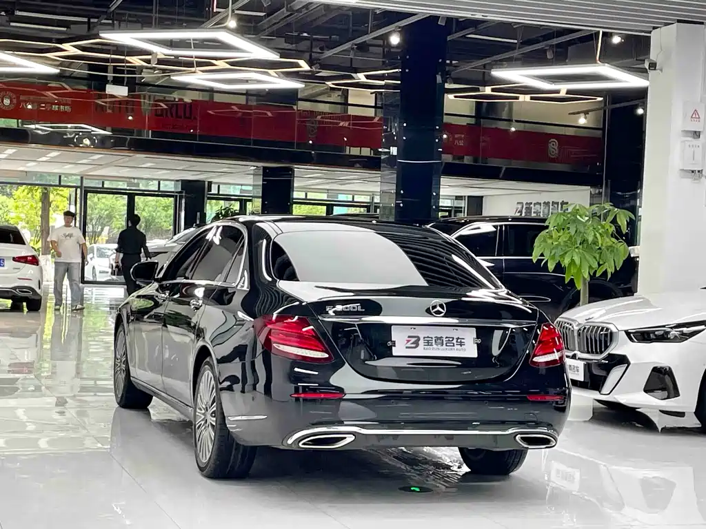 Mercedes-Benz E-Class 2020 — фото 20