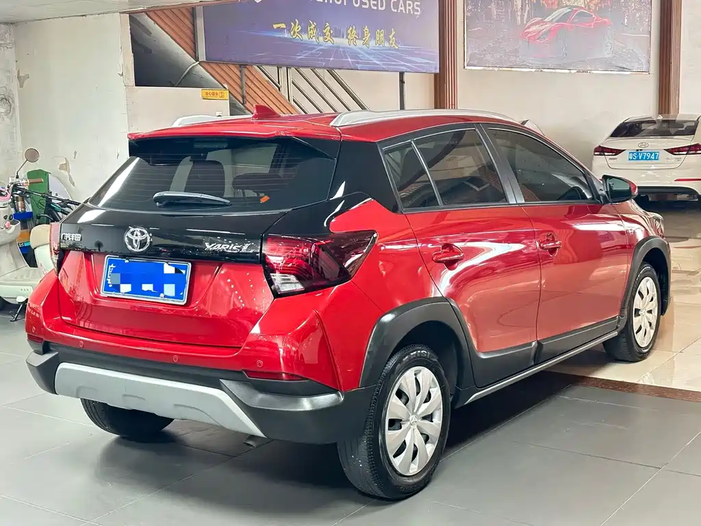 Toyota Yaris L 2021