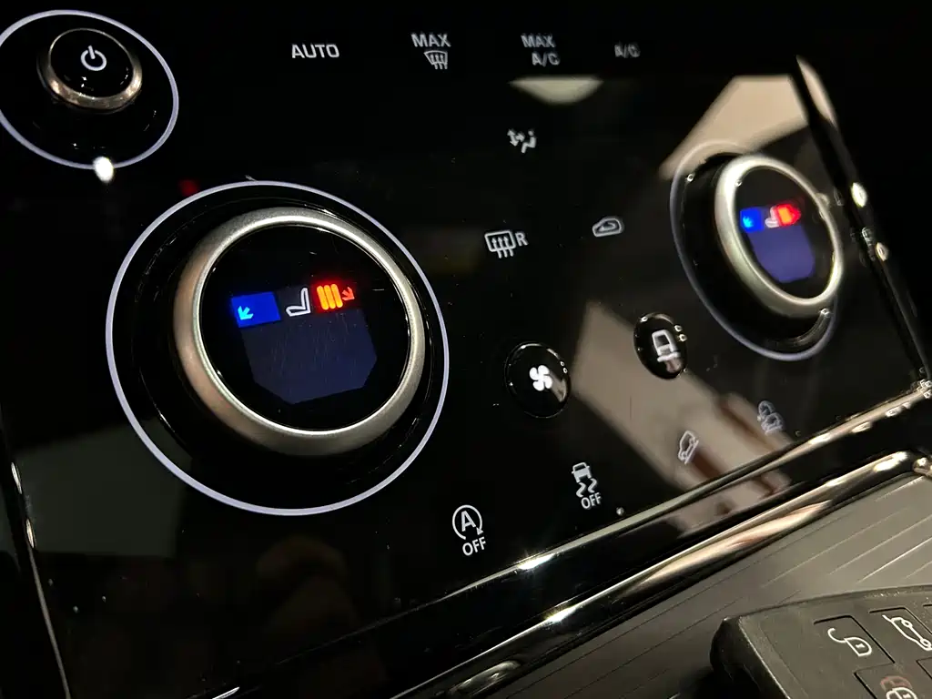 Land Rover Evoque 2021 — фото 15
