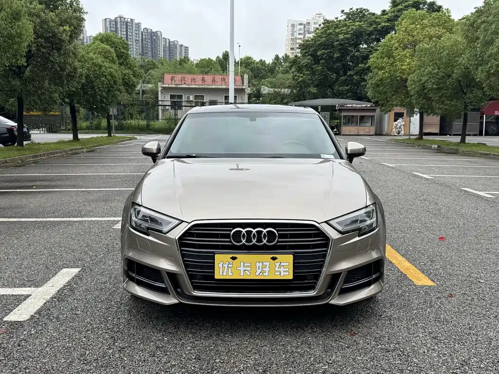 Audi A3 2019 — фото 2