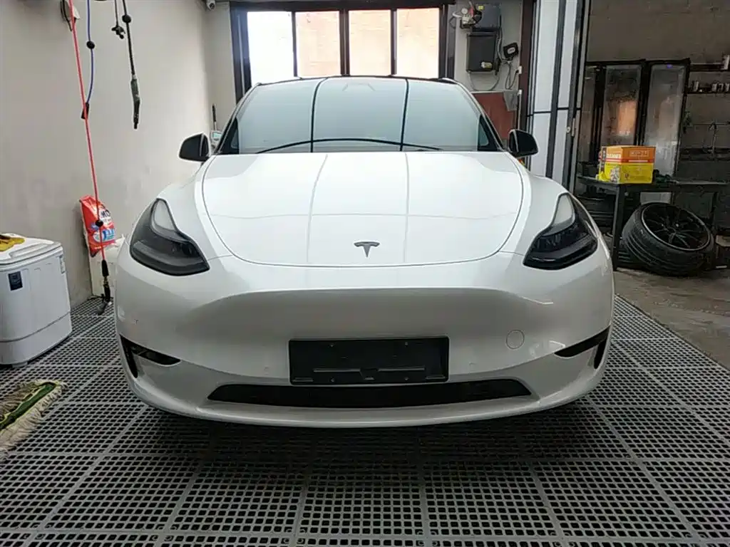 Tesla Model Y 2023 — фото 3