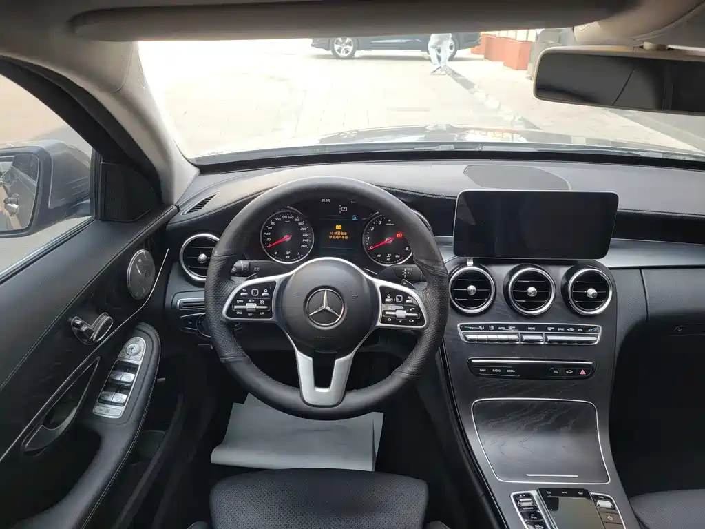 Mercedes-Benz C-Class 2019 — фото 10