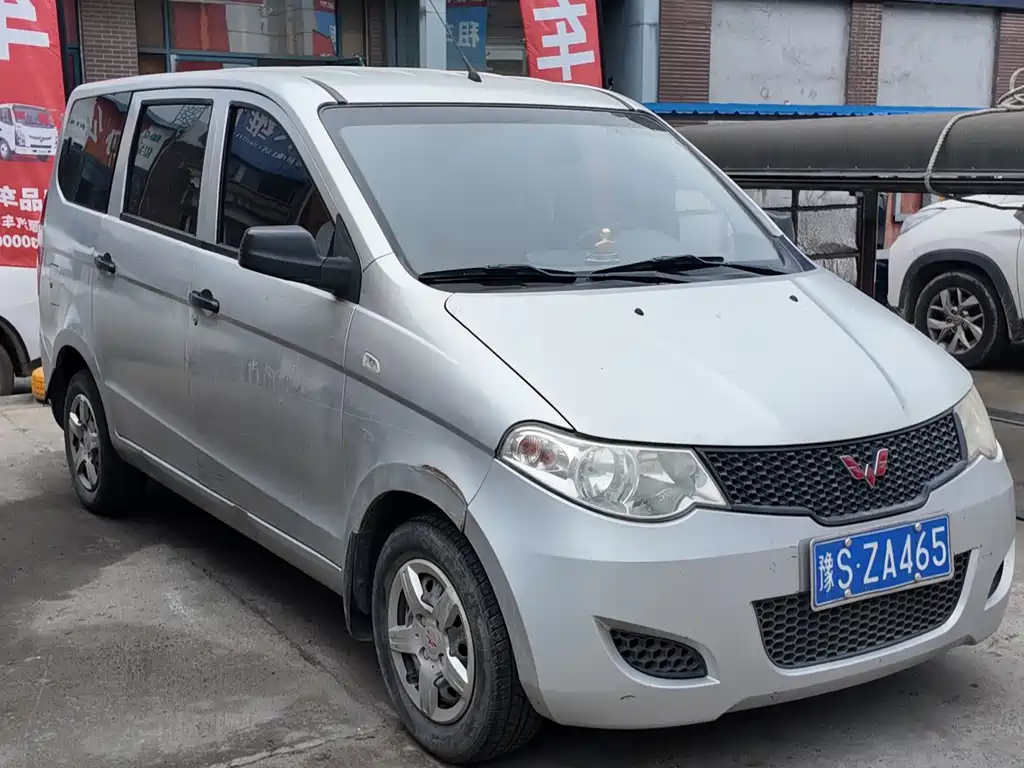 Wuling Hongguang 2014 — фото 3