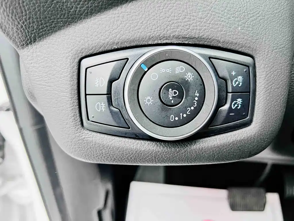 Ford Kuga 2019 — фото 12