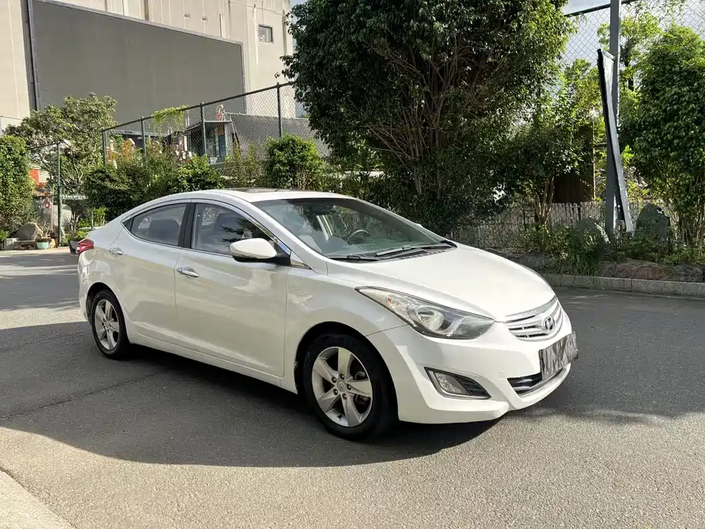Hyundai Elantra 2013