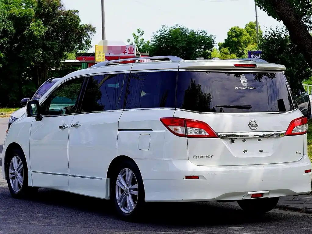 Nissan Quest 2016 — фото 3
