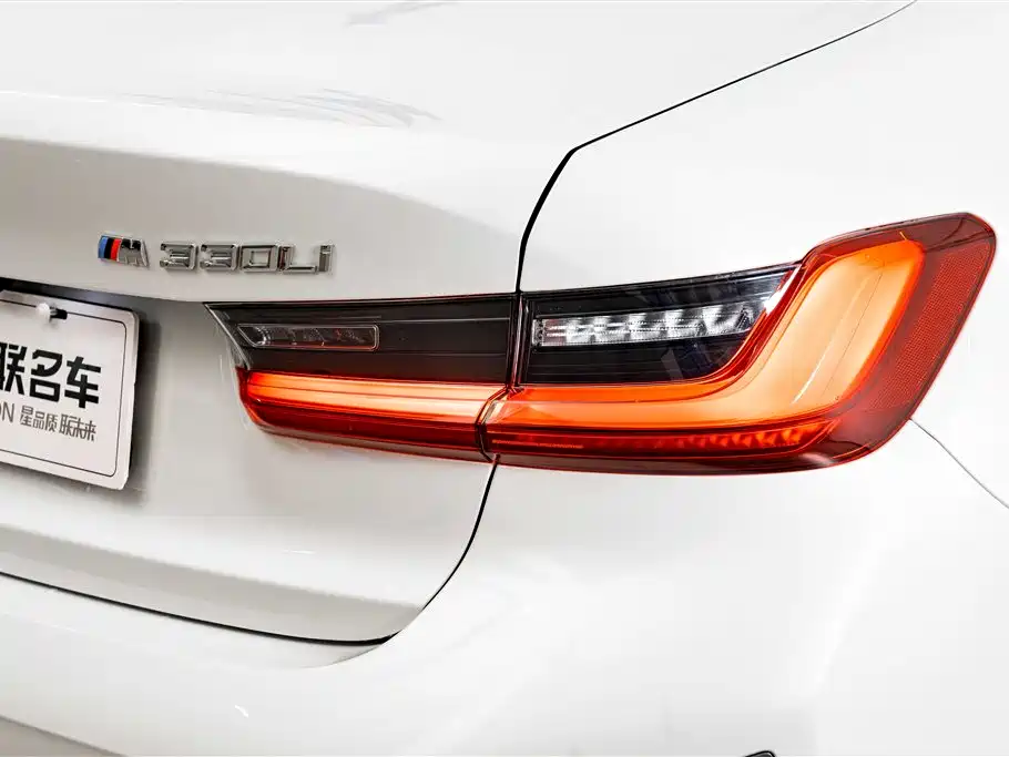 BMW 3 Series 2025 — фото 9