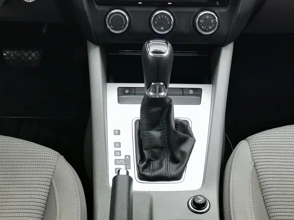 Skoda Octavia 2014 — фото 13