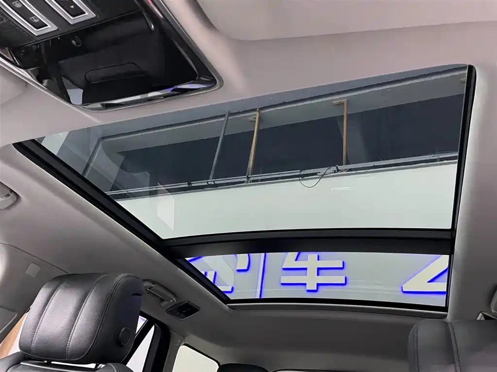 Land Rover Range Rover 2019 — фото 12