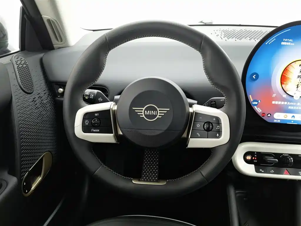 MINI COOPER EV 2025 — фото 11