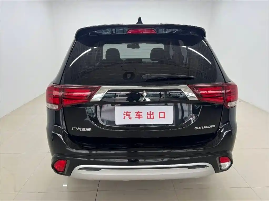 Mitsubishi Outlander 2022 — фото 5