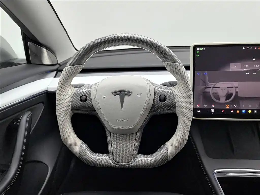 Tesla Model 3 2023 — фото 11