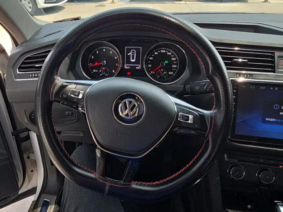 Volkswagen Tiguan L 2018 — фото 15
