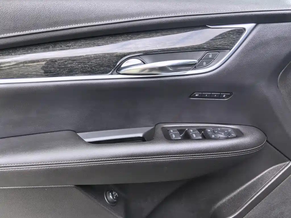 Cadillac XT5 2020 — фото 10
