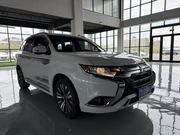 Mitsubishi Outlander 2021